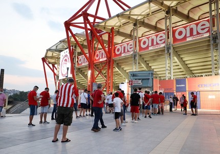 Ο Ναός όπως πρέπει να είναι, με κόσμο! (Photos)