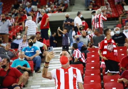 Ο Ναός όπως πρέπει να είναι, με κόσμο! (Photos)