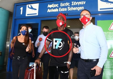 Οι πρώτες στιγμές από την άφιξη Ονιεκούρου! (photos)