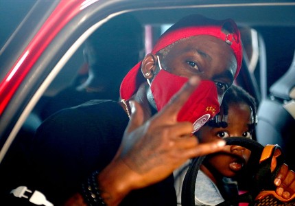 Οι πρώτες στιγμές από την άφιξη Ονιεκούρου! (photos)