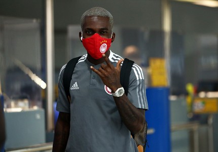 Αναχώρησε για Βουλγαρία ο Ολυμπιακός (photos)