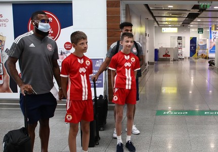 Έφτασε Βουλγαρία ο Ολυμπιακός (photos)