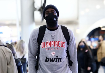 Αναχώρησε για το «διπλό» ο Θρύλος (photos)