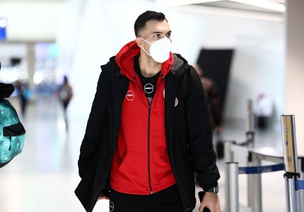 Αναχώρησε για το «διπλό» ο Θρύλος (photos)