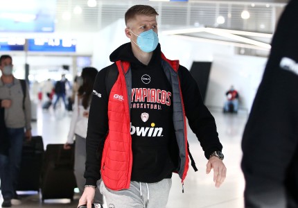 Αναχώρησε για το «διπλό» ο Θρύλος (photos)