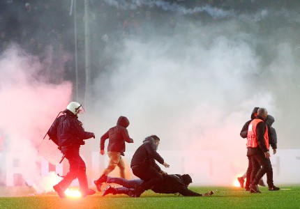 Εικόνες ντροπής στην Τούμπα! 