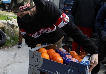 ΘΥΡΑ 7 με ΑΝΘΡΩΠΙΑ! Μεγάλη κίνηση για τα παιδιά! (videos/photos)