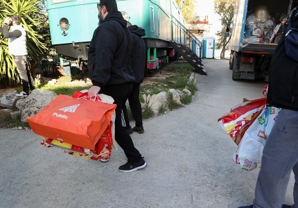 ΘΥΡΑ 7 με ΑΝΘΡΩΠΙΑ! Μεγάλη κίνηση για τα παιδιά! (videos/photos)