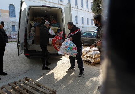 ΘΥΡΑ 7 με ΑΝΘΡΩΠΙΑ! Μεγάλη κίνηση για τα παιδιά! (videos/photos)