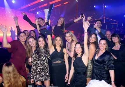 Έτσι γιόρτασαν στον Οικονομόπουλο οι Υπερπρωταθλήτριες Ευρώπης! (photos)