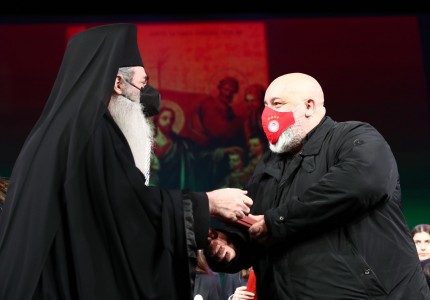 «Ξέρετε ότι ο Βαγγέλης Μαρινάκης είναι στο πλευρό σας» (photos)