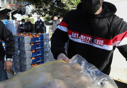 ΘΥΡΑ 7 με ΑΝΘΡΩΠΙΑ! Μεγάλη κίνηση για τα παιδιά! (videos/photos)