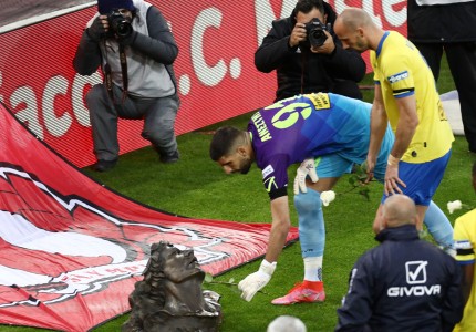 Ολυμπιακός: Τίμησαν την μνήμη των 21 θυμάτων και του Άλκη στο Καραϊσκάκη (photos)