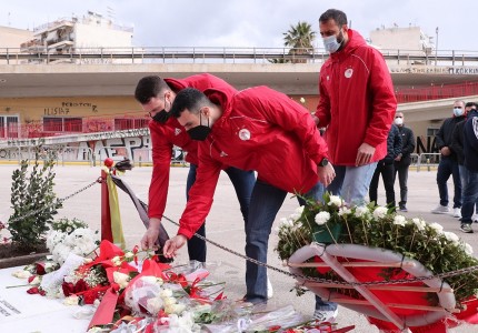 Ερασιτέχνης Ολυμπιακός: Φόρος τιμής στα θύματα της ΘΥΡΑΣ 7 (photos)