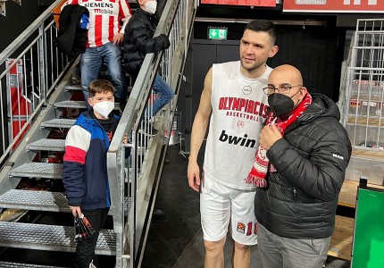 ΚΑΕ Ολυμπιακός: «Ο έκτος μας παίκτης στο Μόναχο» (photos)