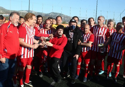 Σπουδαία κίνηση από τους Βετεράνους του Ολυμπιακού! (photos)