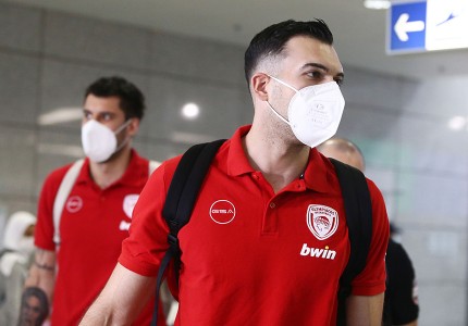 «Πέταξε» για Βελιγράδι ο Θρύλος (photos)