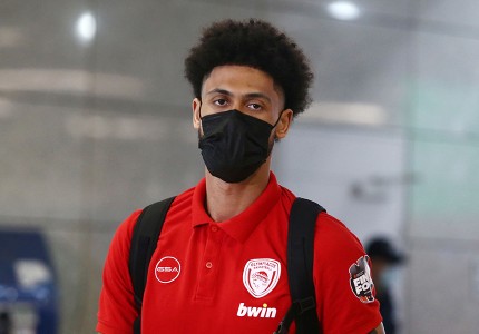 «Πέταξε» για Βελιγράδι ο Θρύλος (photos)