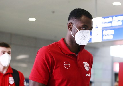 «Πέταξε» για Βελιγράδι ο Θρύλος (photos)