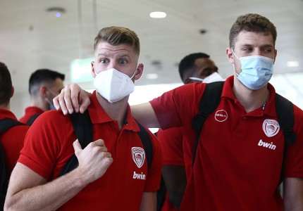 «Πέταξε» για Βελιγράδι ο Θρύλος (photos)