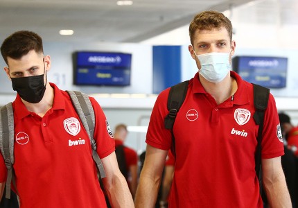 «Πέταξε» για Βελιγράδι ο Θρύλος (photos)