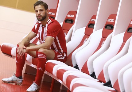 Τα πρώτα ερυθρόλευκα κλικ του Ζινκερνάγκελ! (photos)