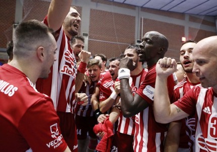 Ομάδα και κόσμος πανηγύρισαν μαζί τον πρώτο τίτλο της χρονιάς! (photos)