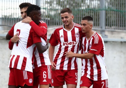 Εικόνες από τον θρίαμβο των Νέων του Ολυμπιακού (photos)