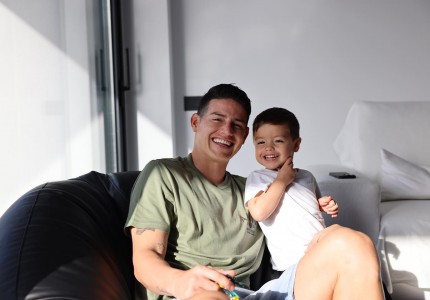 Οι ευχές του Χάμες για τα γενέθλια του γιού του! (photo)