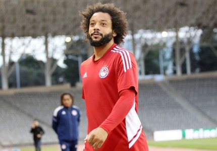 «Κλικ» από την προπόνηση του Ολυμπιακού στο Μπακού