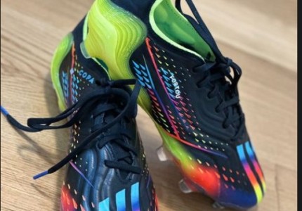 Τα «σπάνε» τα νέα παπούτσια του Φορτούνη! (photo)