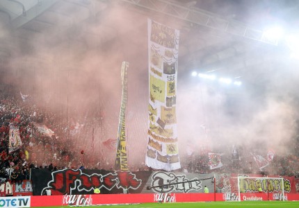 Έγινε η νύχτα… ημέρα στον Ναό! (photos)