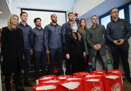 Ολυμπιακός και Stoiximan στηρίζουν και φέτος τα παιδιά της Φλόγας! (photos)