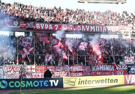 «Βούλιαξε» το Πανθεσσαλικό, κόκκινη «λαοθάλασσα» στον Βόλο! (photos)