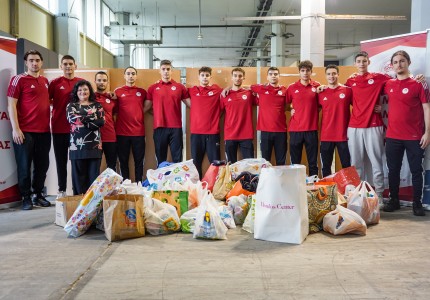 Ολοκληρώθηκε η συλλογή τροφίμων στο ΣΕΦ για την Ιερά Μητρόπολη Πειραιώς