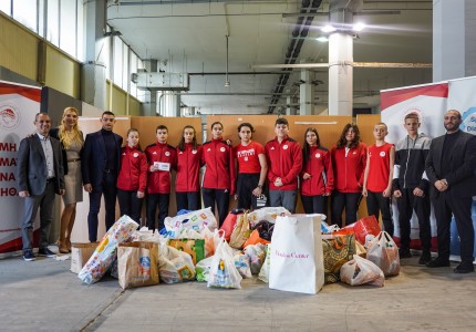 Ολοκληρώθηκε η συλλογή τροφίμων στο ΣΕΦ για την Ιερά Μητρόπολη Πειραιώς