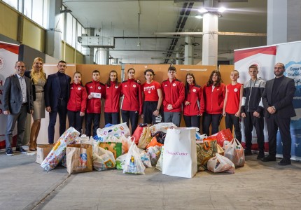 Ολοκληρώθηκε η συλλογή τροφίμων στο ΣΕΦ για την Ιερά Μητρόπολη Πειραιώς