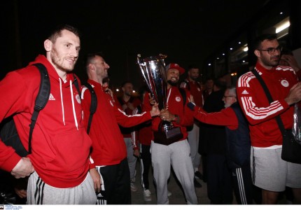 Χαμός για τους Πρωταθλητές στο Ρέντη! (photos)