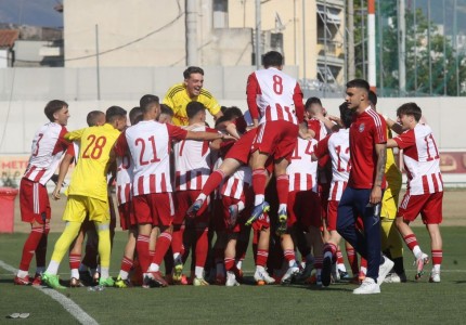 Το γλέντι των «λιονταριών» του Θρύλου για την κούπα! (photos)