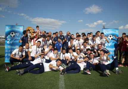 Το γλέντι των «λιονταριών» του Θρύλου για την κούπα! (photos)