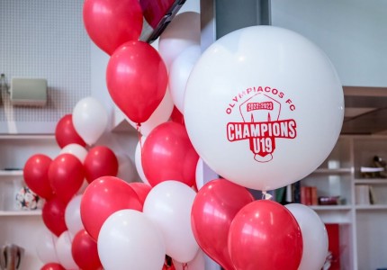 Το γλέντι των «λιονταριών» του Θρύλου για την κούπα! (photos)