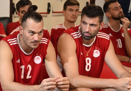 Στην προπόνηση της ομάδας βόλεϊ Ανδρών ο Μιχάλης Κουντούρης!