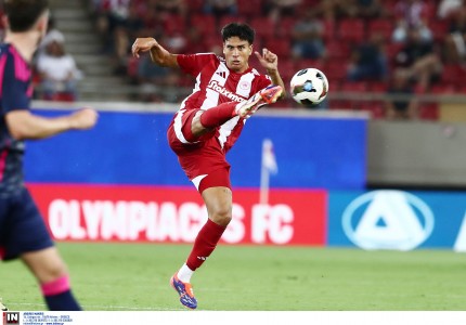 Τα πρώτα «ερυθρόλευκα» κλικ του Στάμενιτς! (photos)