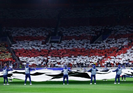 Κορεό... ανατριχίλα από τον κόσμο του Θρύλου στον κατάμεστο Ναό! (photos)