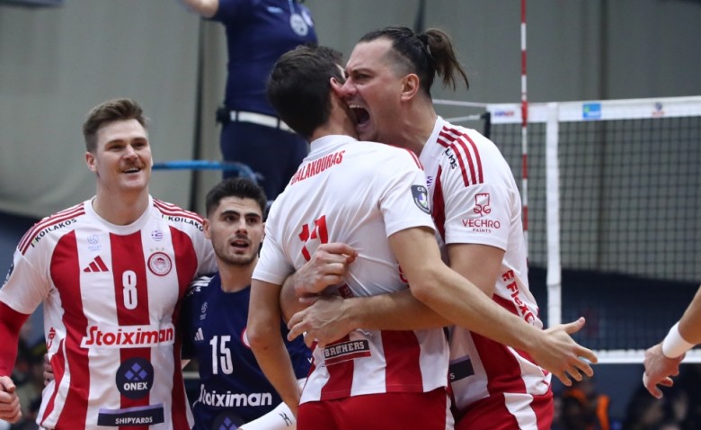 ΕΤΣΙ γλεντάει ο Πειραιάς! Σήκωσε και το Super Cup κόντρα σε όλους!