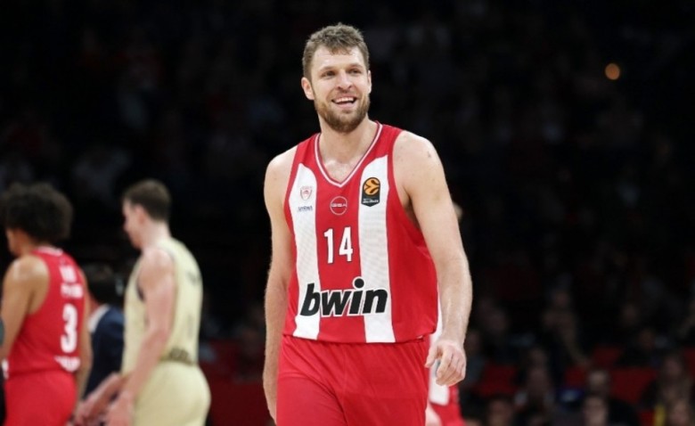 MVP της regular season ο Βεζένκοφ!