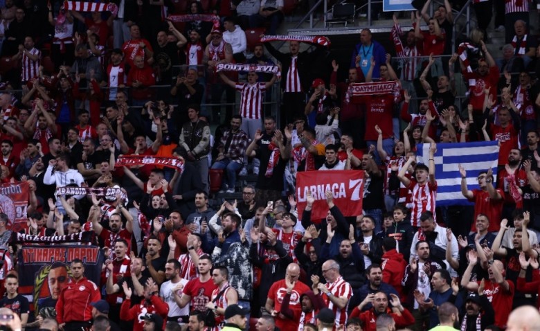 Ερυθρόλευκη «έβαψαν» τη Σόφια οι φίλαθλοι του Ολυμπιακού!