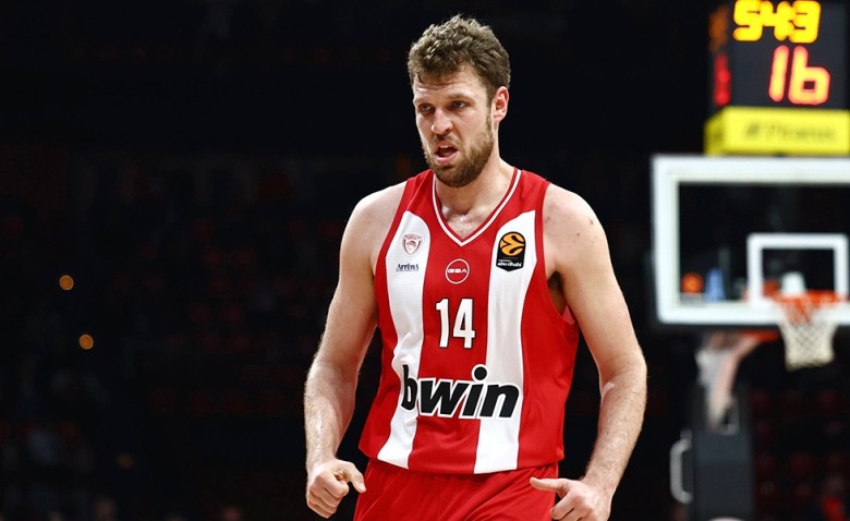 Πρώτος και καλύτερος ο Θρύλος