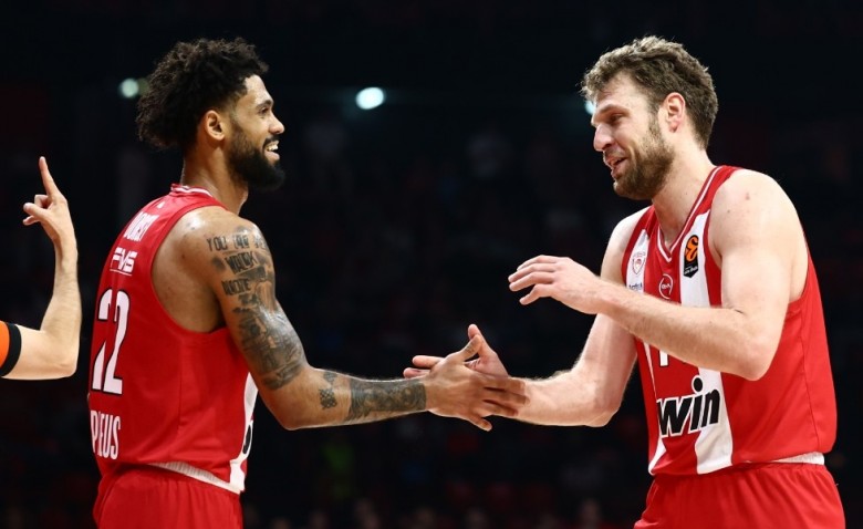 Στο κατάμεστο ερυθρόλευκο καμίνι για το 1-0!