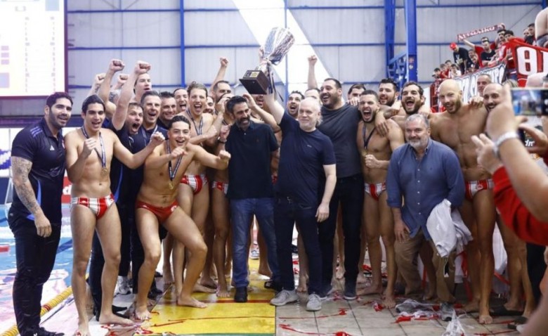 Ο τετράστερος Ολυμπιακός (vid)
